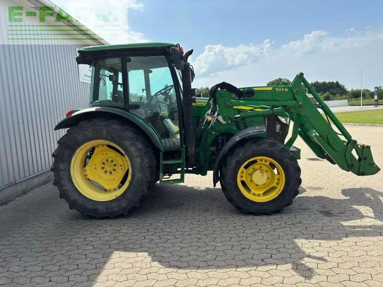 Traktor John Deere 5115m: 11 kép.