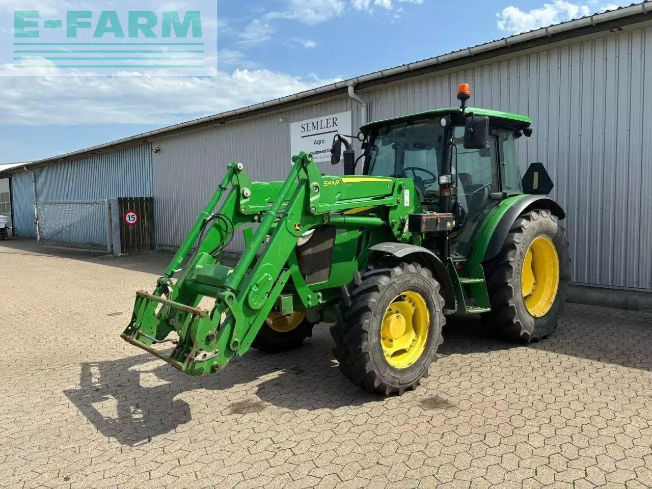 Traktor John Deere 5115m: 8 kép.