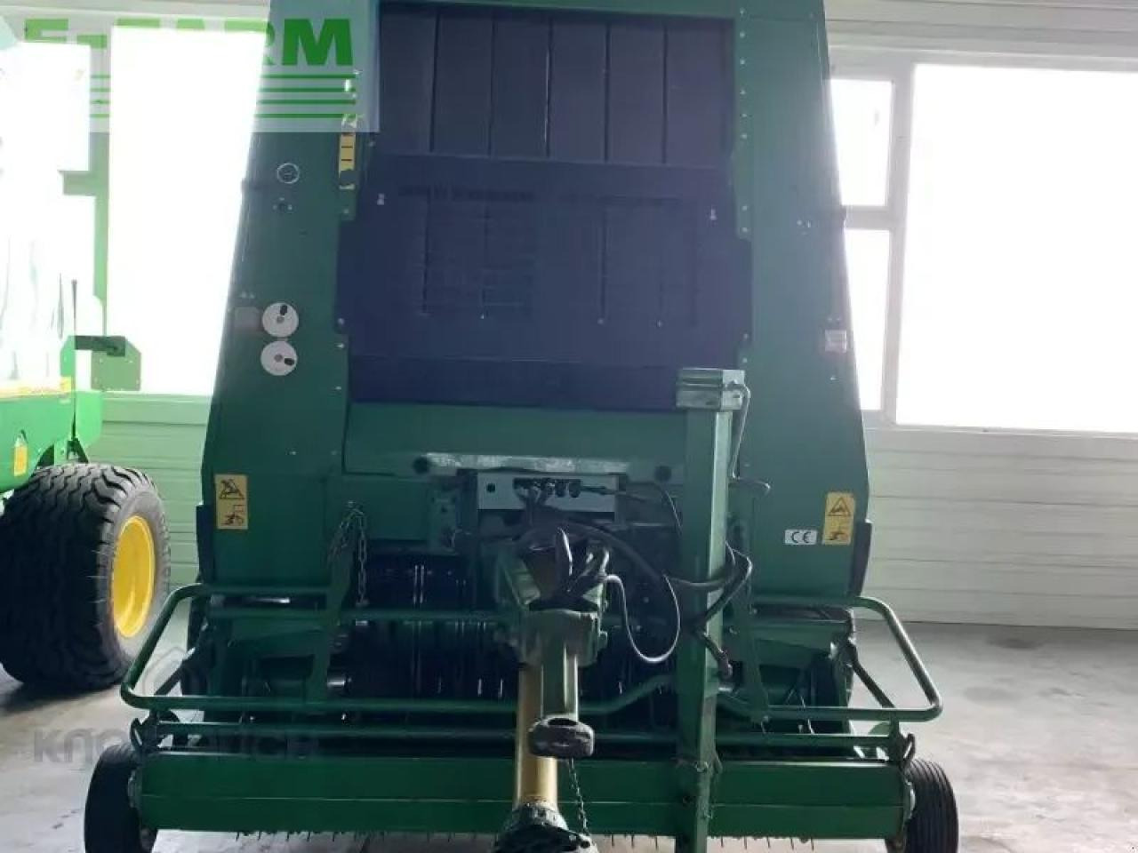 John Deere 592 maxi cut - Kocka bálázó: 4 kép. John Deere 592 maxi cut - Kocka bálázó: 4 kép.