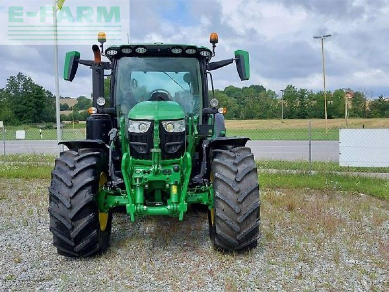 John Deere 6 r 150 - Traktor: 2 kép. John Deere 6 r 150 - Traktor: 2 kép.