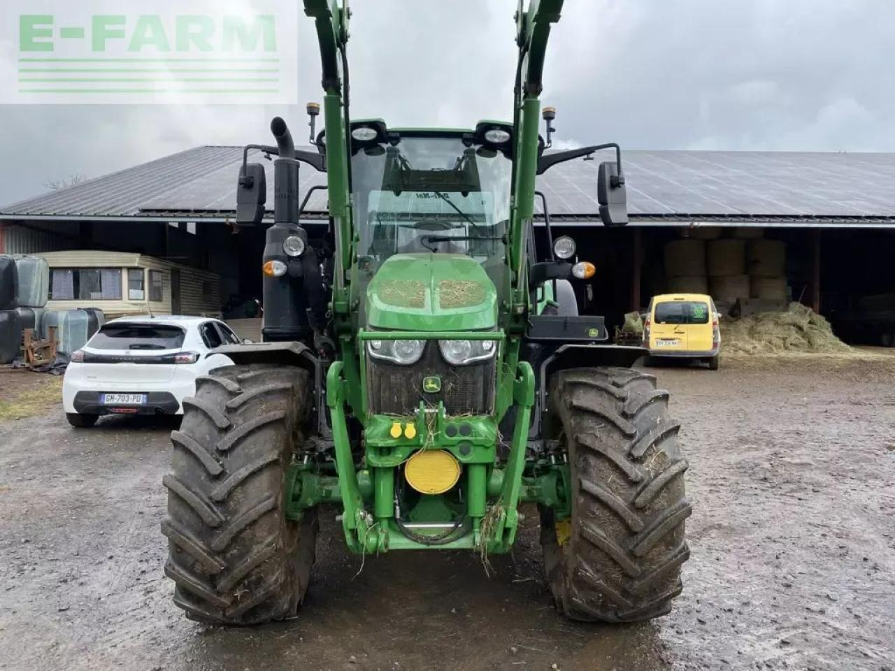 John Deere 6110 m command quad + - Traktor: 2 kép. John Deere 6110 m command quad + - Traktor: 2 kép.