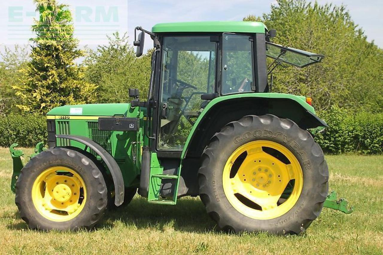 John Deere 6110 mit frontlader - Traktor: 1 kép. John Deere 6110 mit frontlader - Traktor: 1 kép.
