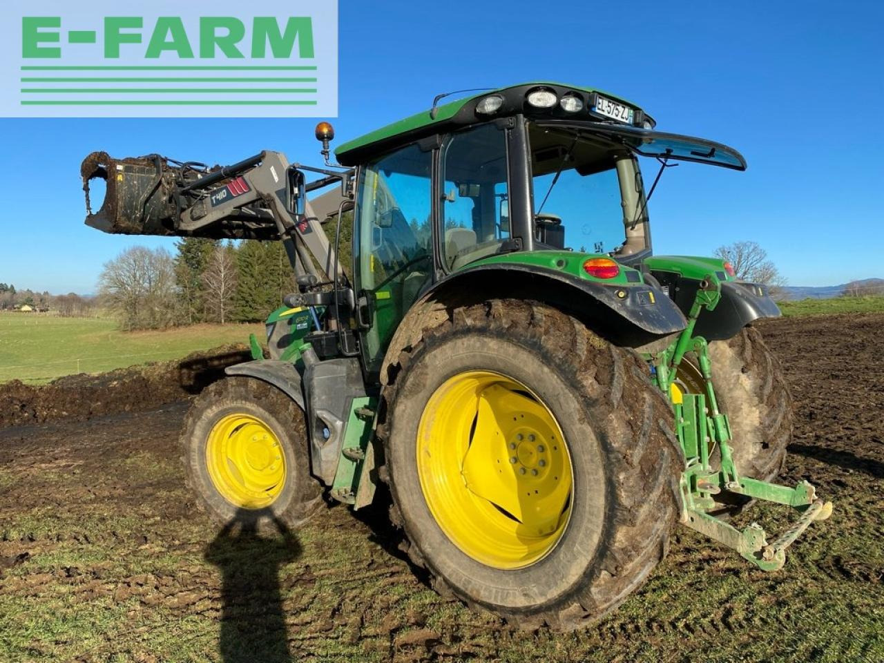 John Deere 6110 r autopower . chargeur - Traktor: 4 kép. John Deere 6110 r autopower . chargeur - Traktor: 4 kép.