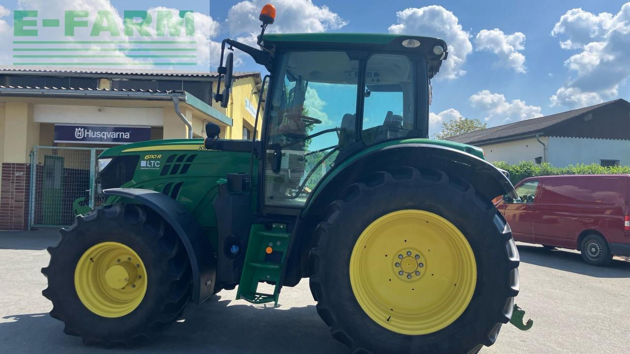 John Deere 6110R - Traktor: 2 kép. John Deere 6110R - Traktor: 2 kép.