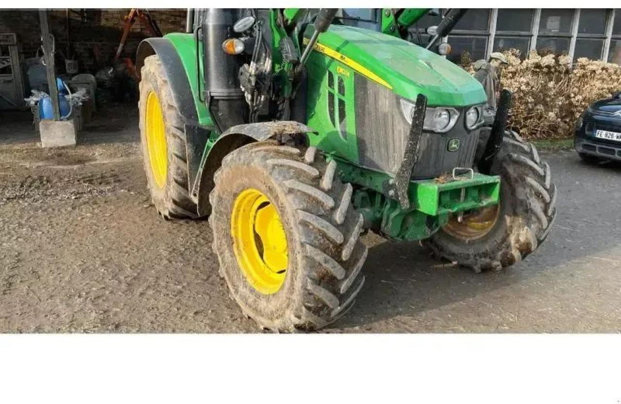 John Deere 6110m - Traktor: 2 kép. John Deere 6110m - Traktor: 2 kép.