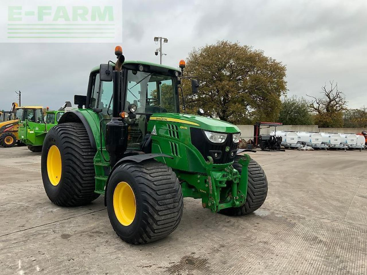 John Deere 6110m tractor (st24895) - Traktor: 2 kép. John Deere 6110m tractor (st24895) - Traktor: 2 kép.
