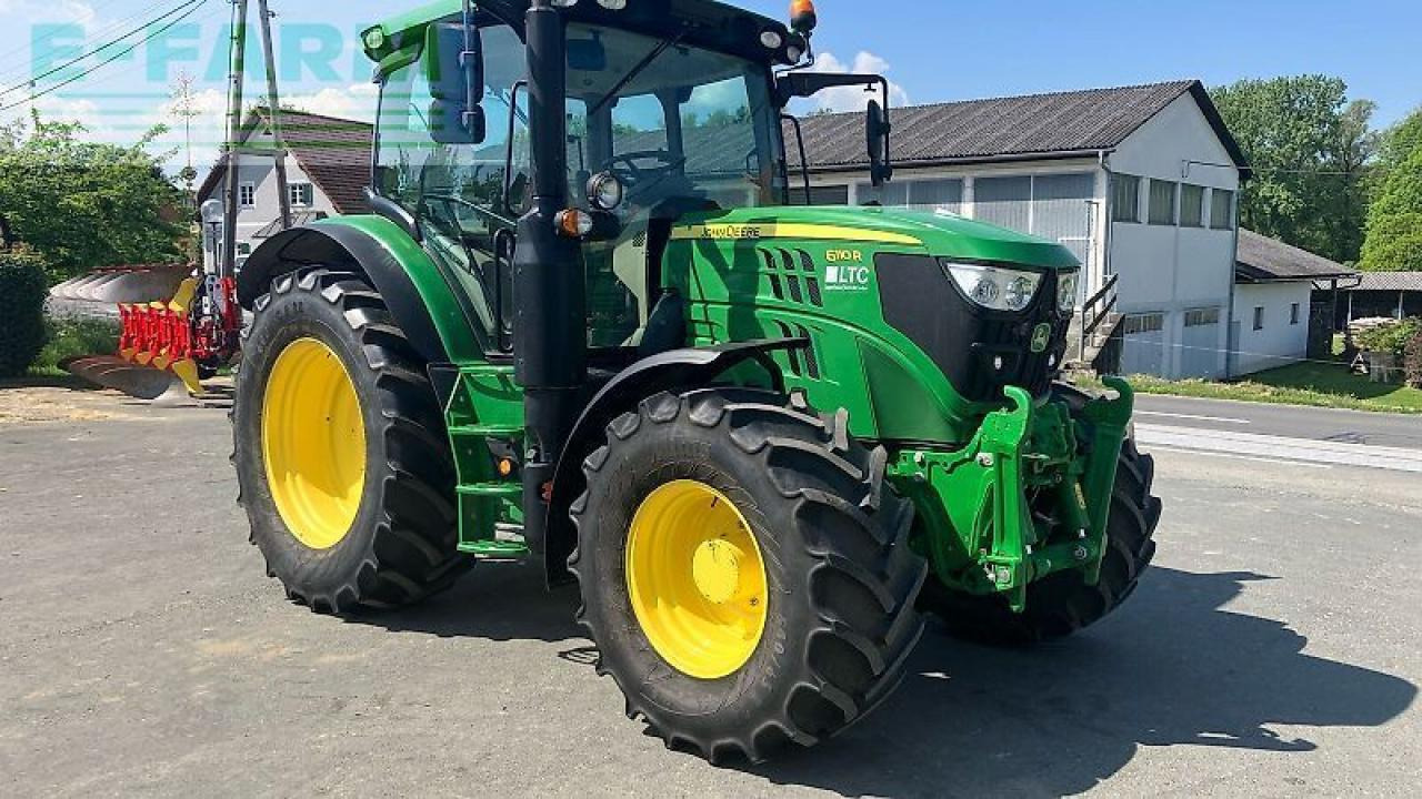 John Deere 6110r - Traktor: 2 kép. John Deere 6110r - Traktor: 2 kép.