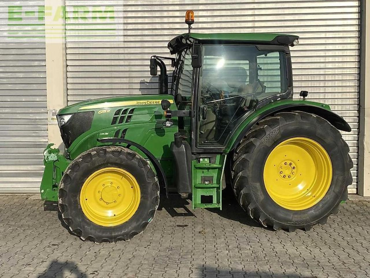 John Deere 6115r - Traktor: 2 kép. John Deere 6115r - Traktor: 2 kép.