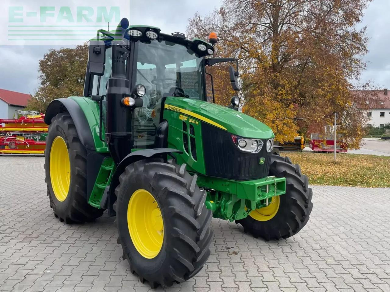 John Deere 6120m - Traktor: 2 kép. John Deere 6120m - Traktor: 2 kép.