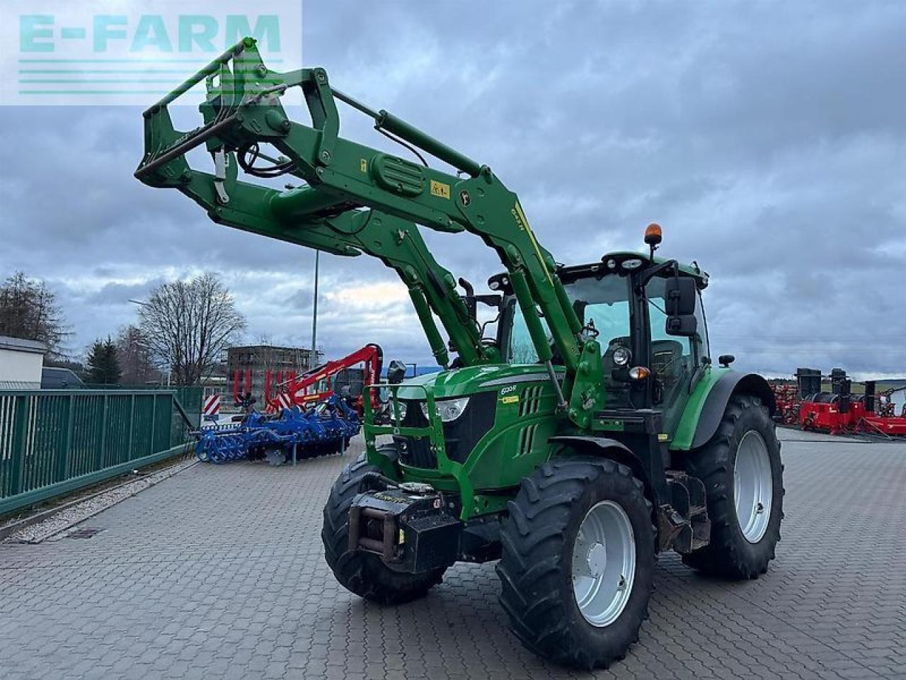 John Deere 6120r - Traktor: 3 kép. John Deere 6120r - Traktor: 3 kép.