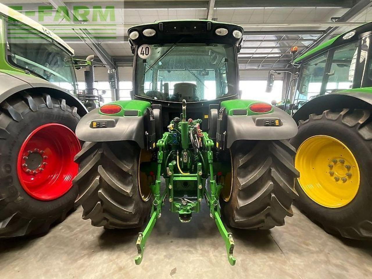 John Deere 6125 r - Traktor: 4 kép. John Deere 6125 r - Traktor: 4 kép.