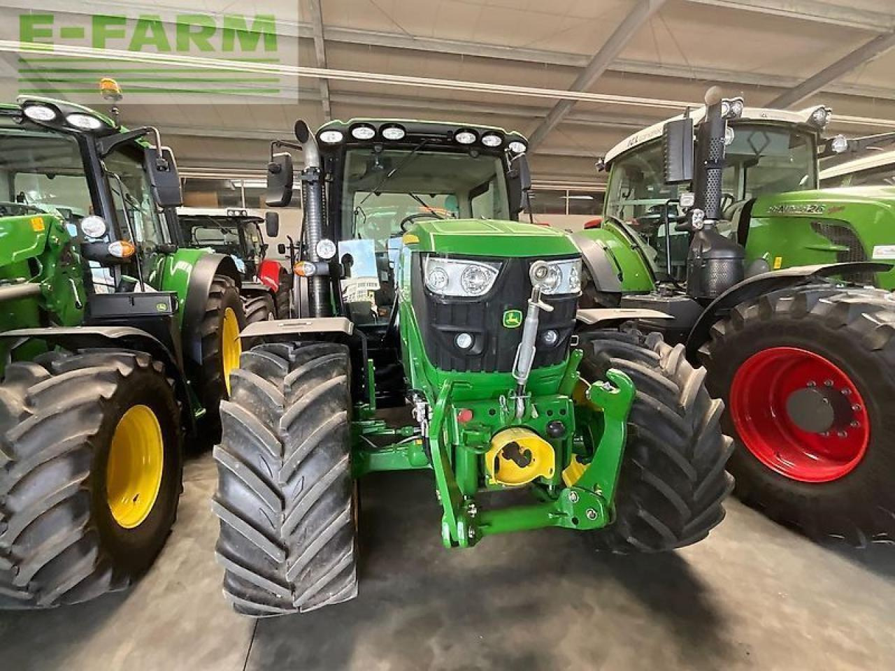 John Deere 6125 r - Traktor: 2 kép. John Deere 6125 r - Traktor: 2 kép.