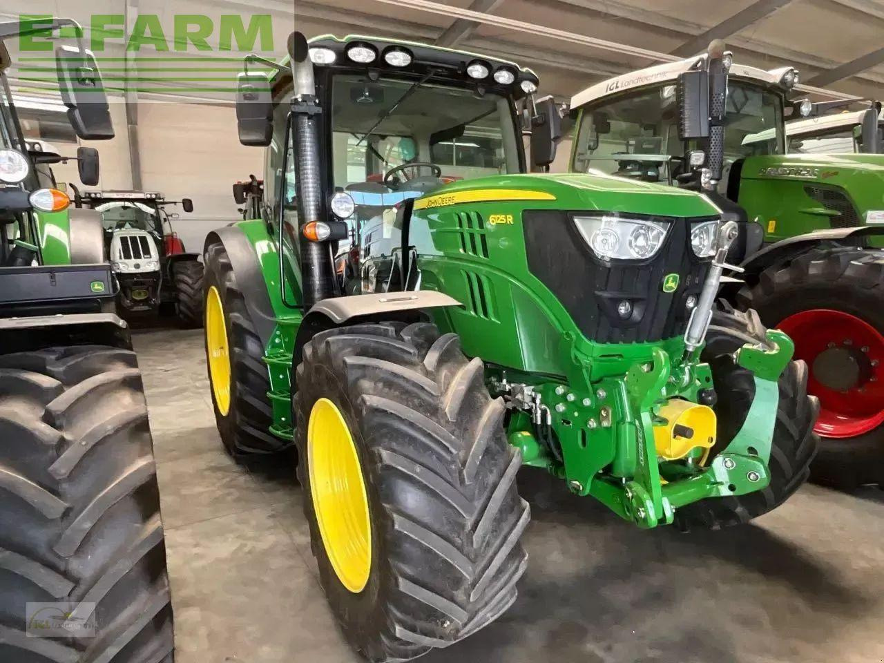 John Deere 6125 r - Traktor: 1 kép. John Deere 6125 r - Traktor: 1 kép.