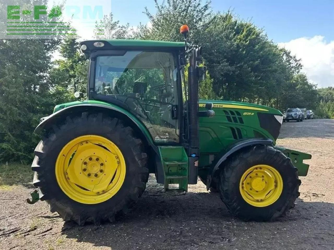 John Deere 6125r - Traktor: 2 kép. John Deere 6125r - Traktor: 2 kép.