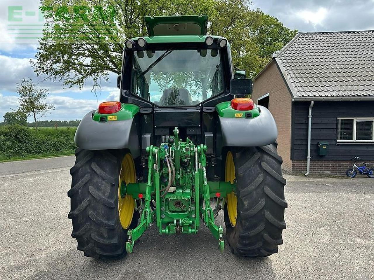 John Deere 6130m pq+ - Traktor: 4 kép. John Deere 6130m pq+ - Traktor: 4 kép.