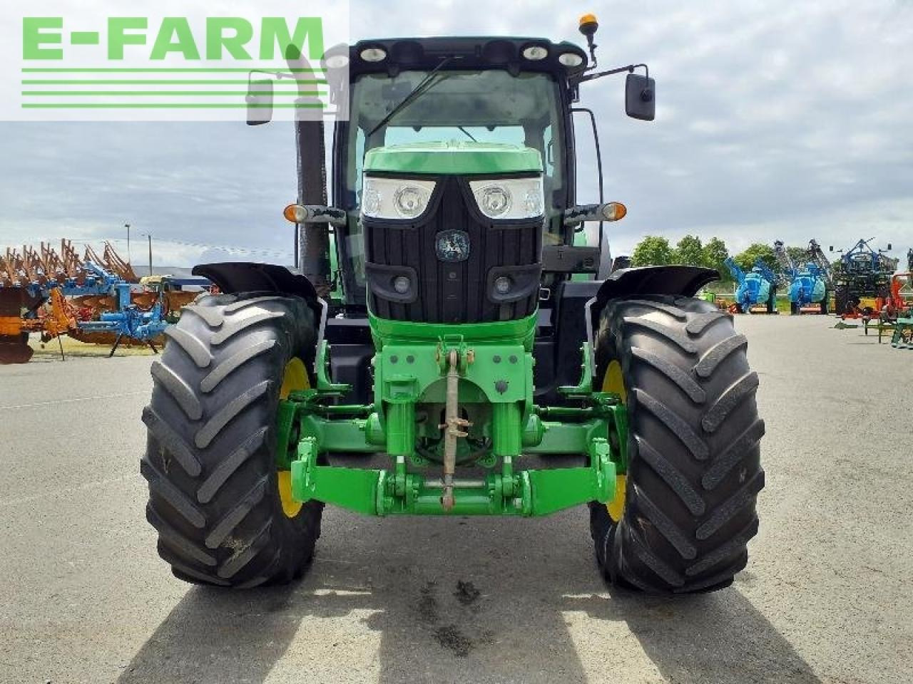 John Deere 6140r - Traktor: 3 kép. John Deere 6140r - Traktor: 3 kép.
