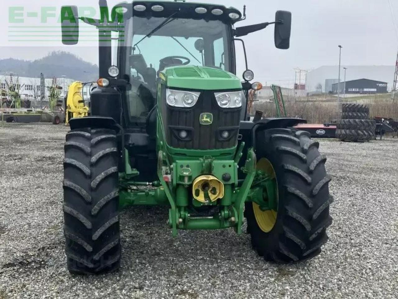 John Deere 6145r - Traktor: 2 kép. John Deere 6145r - Traktor: 2 kép.