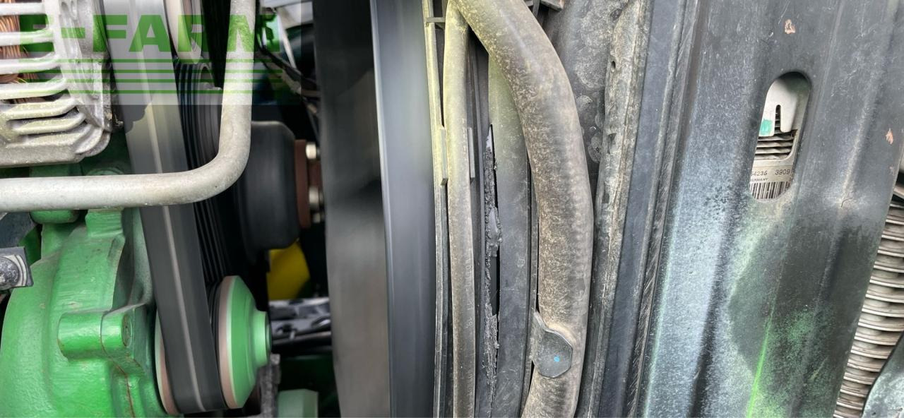 John Deere 6155 R - Traktor: 1 kép. John Deere 6155 R - Traktor: 1 kép.