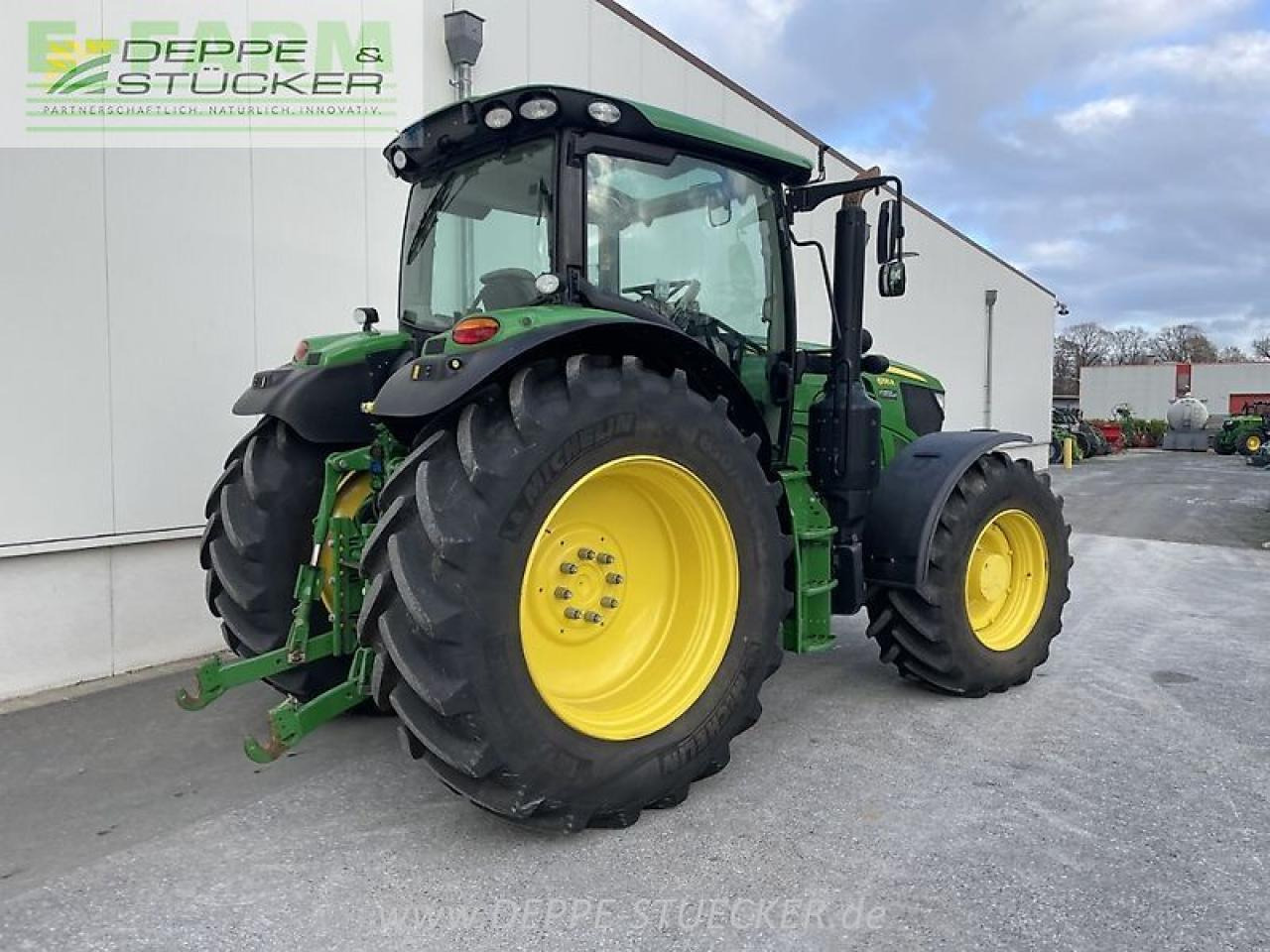 John Deere 6155r - Traktor: 2 kép. John Deere 6155r - Traktor: 2 kép.