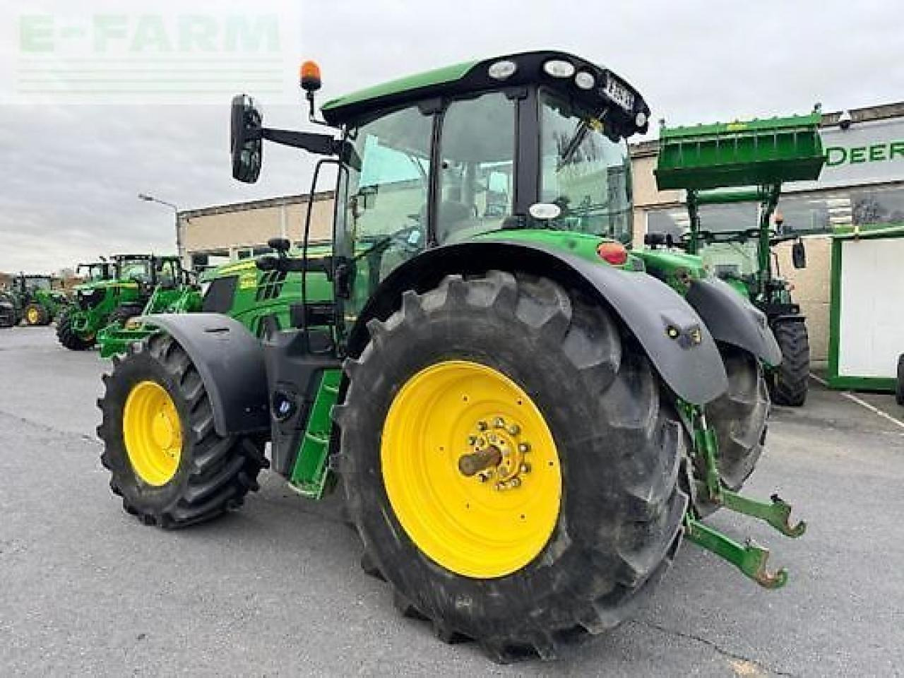John Deere 6155r - Traktor: 4 kép. John Deere 6155r - Traktor: 4 kép.