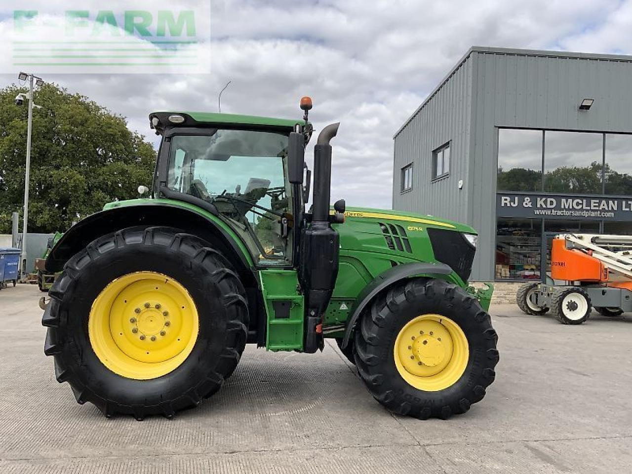 John Deere 6175r tractor (st24009) - Traktor: 1 kép. John Deere 6175r tractor (st24009) - Traktor: 1 kép.