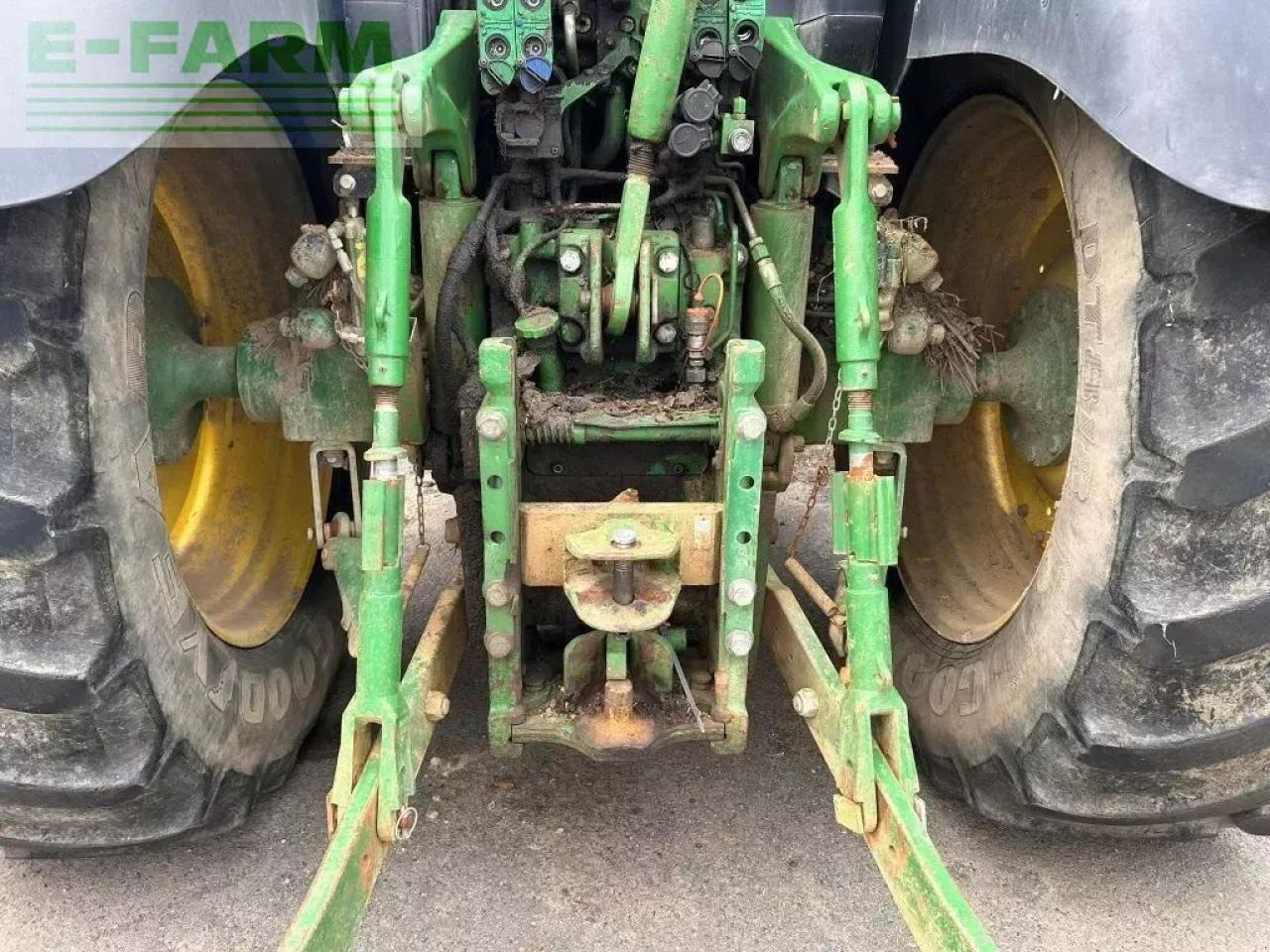 Traktor John Deere 6190r: 8 kép.