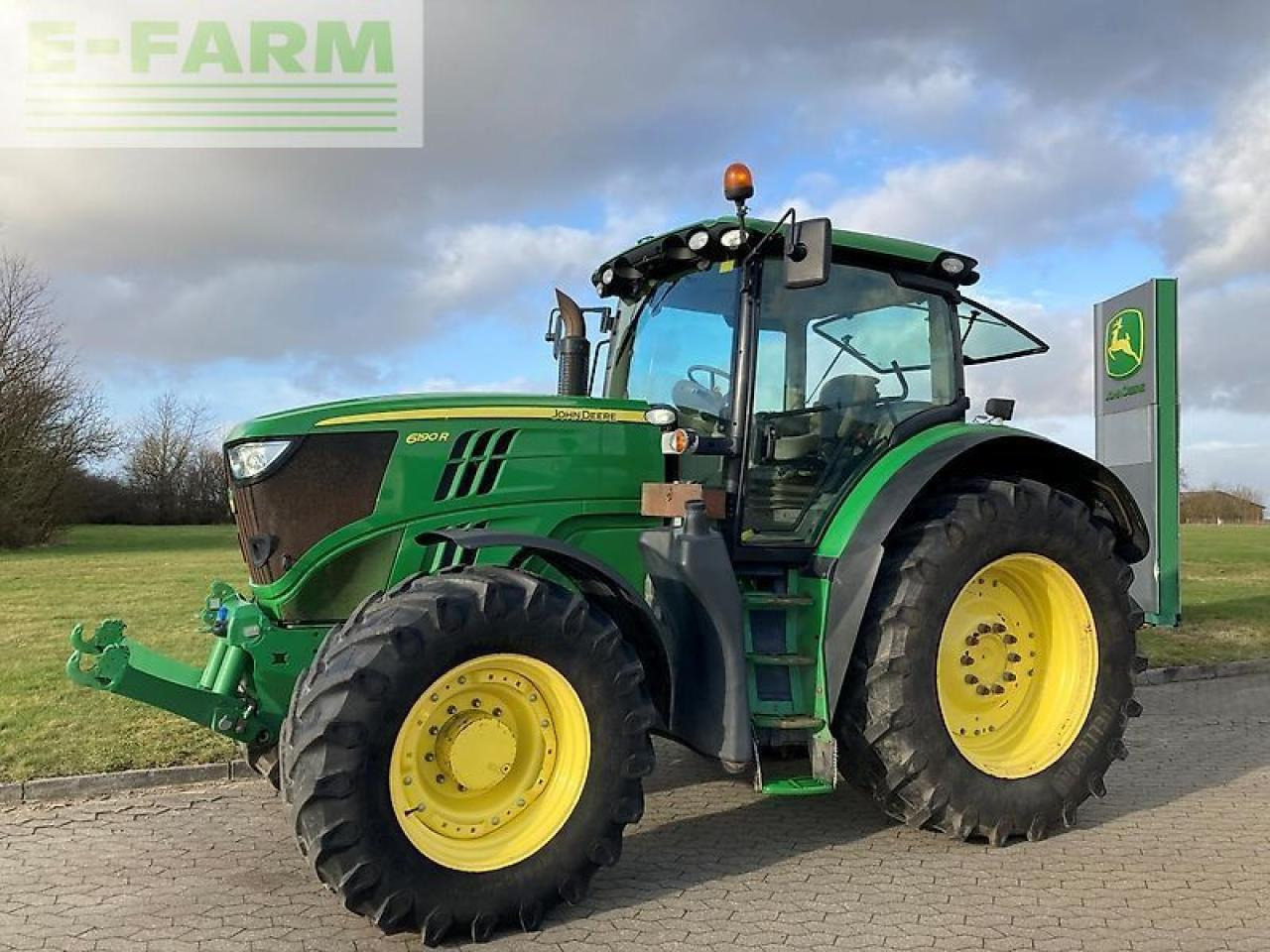 John Deere 6190r - Traktor: 1 kép. John Deere 6190r - Traktor: 1 kép.