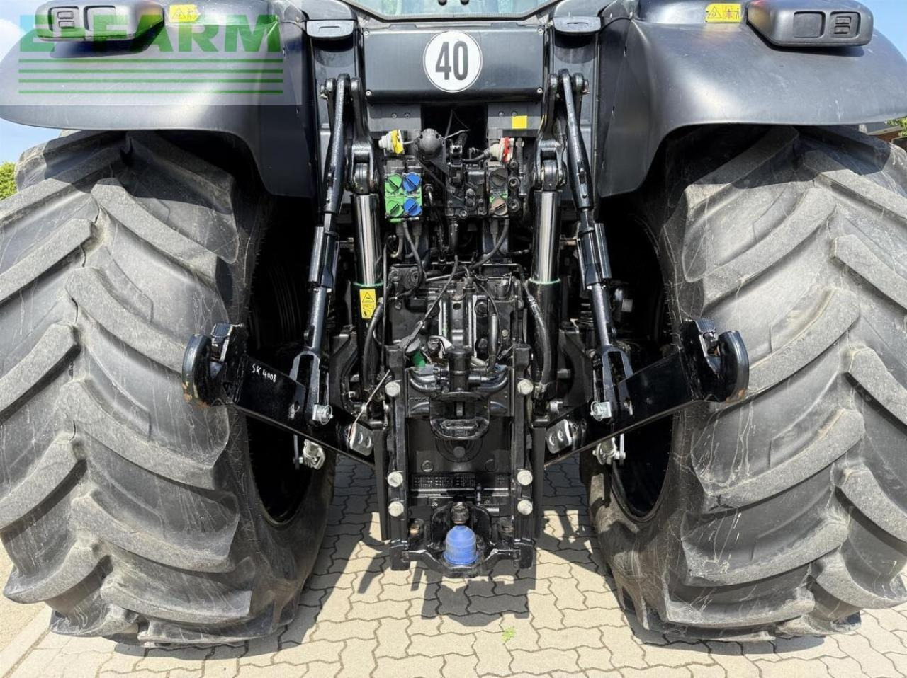 John Deere 6195m black - Traktor: 5 kép. John Deere 6195m black - Traktor: 5 kép.