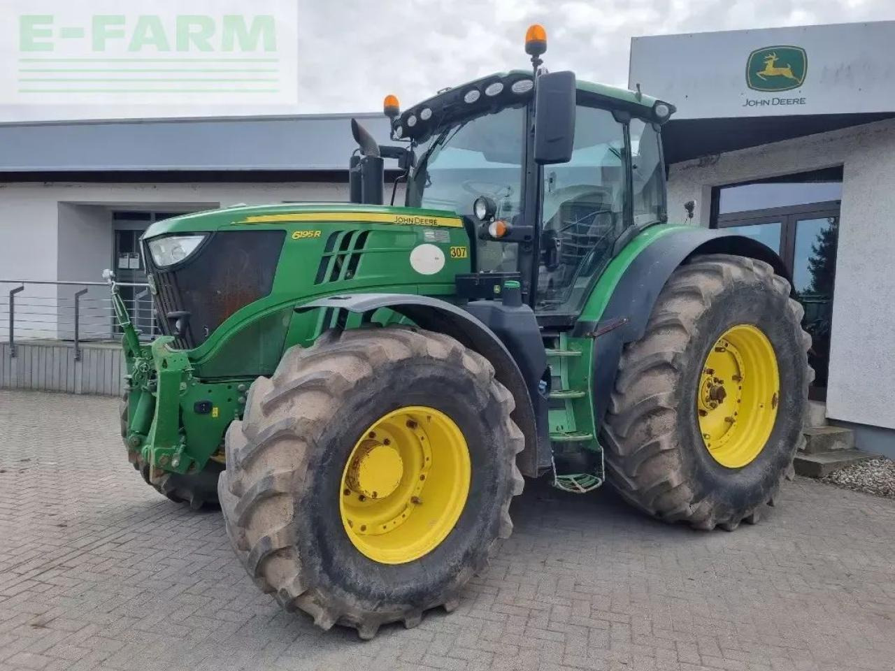 John Deere 6195r my17 ap 40 - Traktor: 1 kép. John Deere 6195r my17 ap 40 - Traktor: 1 kép.