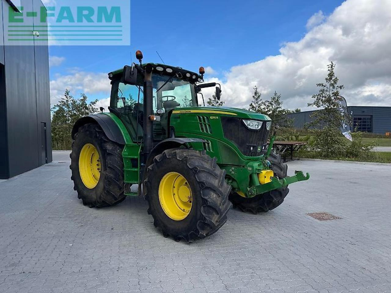 Traktor John Deere 6210: 12 kép.