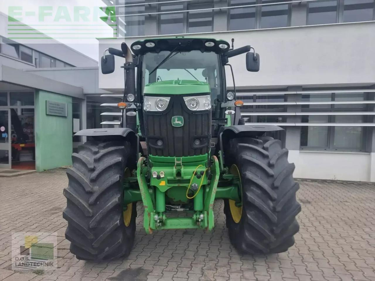 John Deere 6210r - Traktor: 2 kép. John Deere 6210r - Traktor: 2 kép.