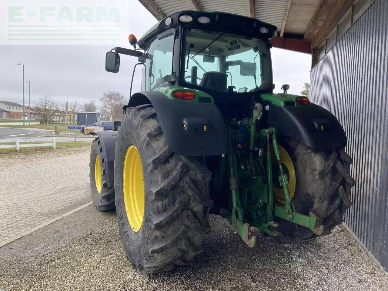 John Deere 6210r - Traktor: 2 kép. John Deere 6210r - Traktor: 2 kép.