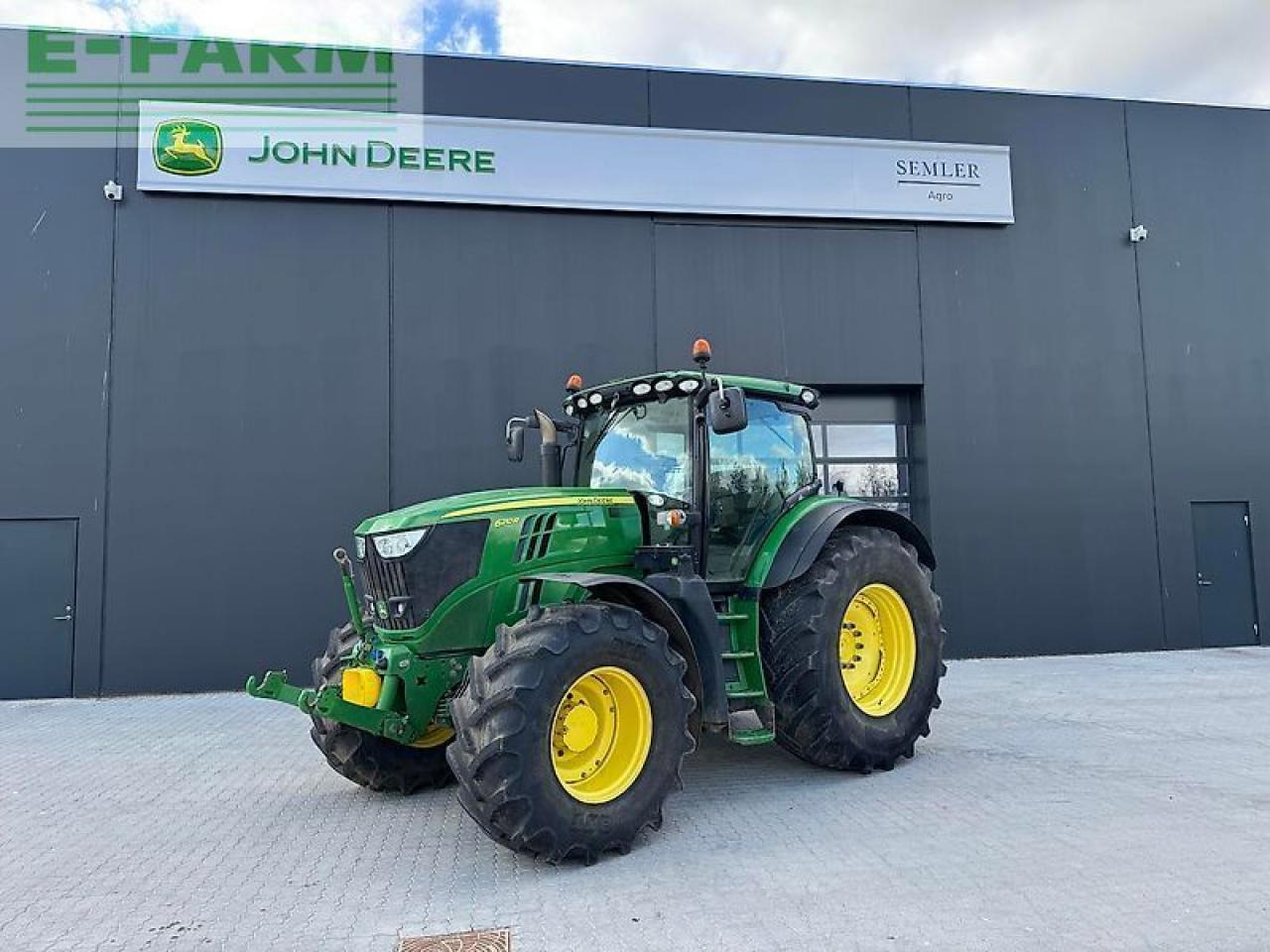 John Deere 6210r - Traktor: 1 kép. John Deere 6210r - Traktor: 1 kép.