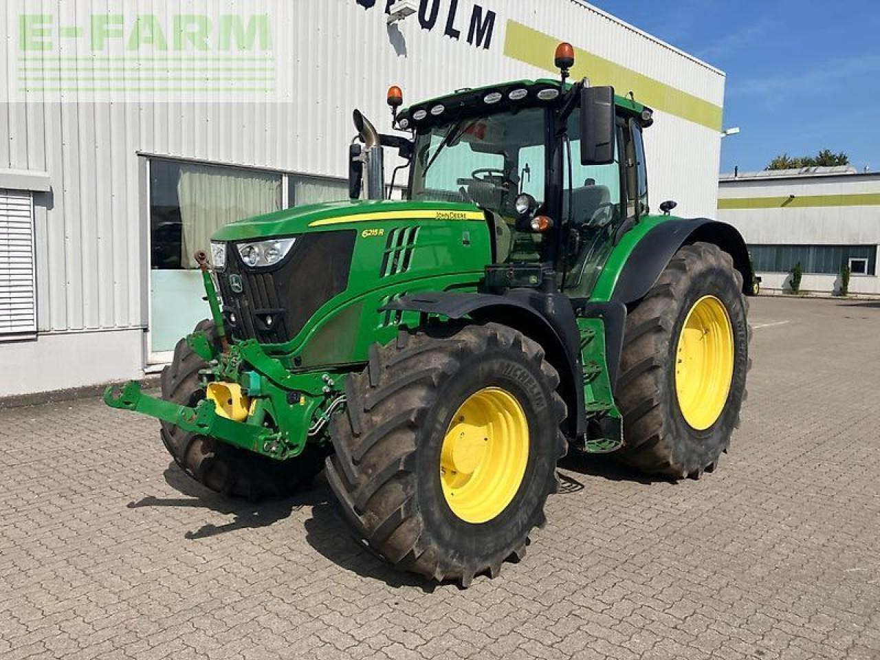 John Deere 6215 r - Traktor: 5 kép. John Deere 6215 r - Traktor: 5 kép.