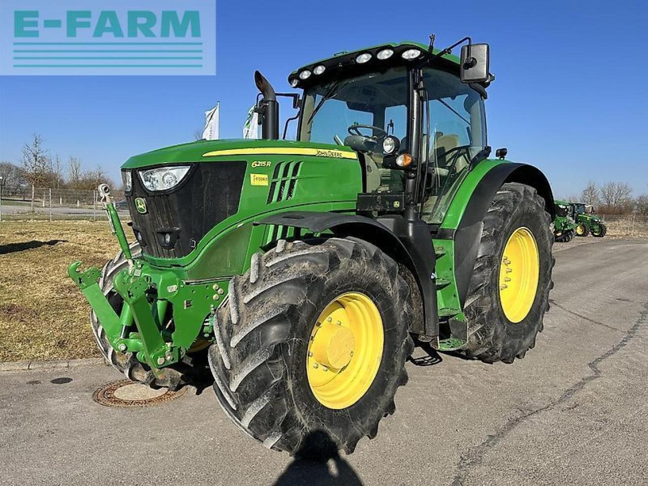 John Deere 6215r - Traktor: 2 kép. John Deere 6215r - Traktor: 2 kép.
