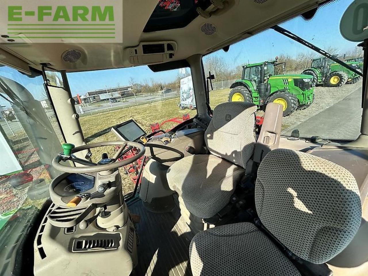 John Deere 6215r - Traktor: 4 kép. John Deere 6215r - Traktor: 4 kép.