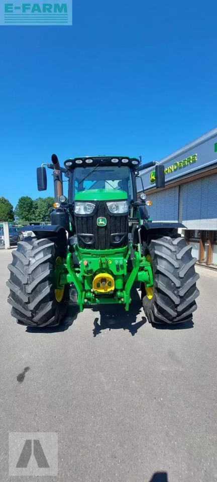 John Deere 6215r - Traktor: 3 kép. John Deere 6215r - Traktor: 3 kép.