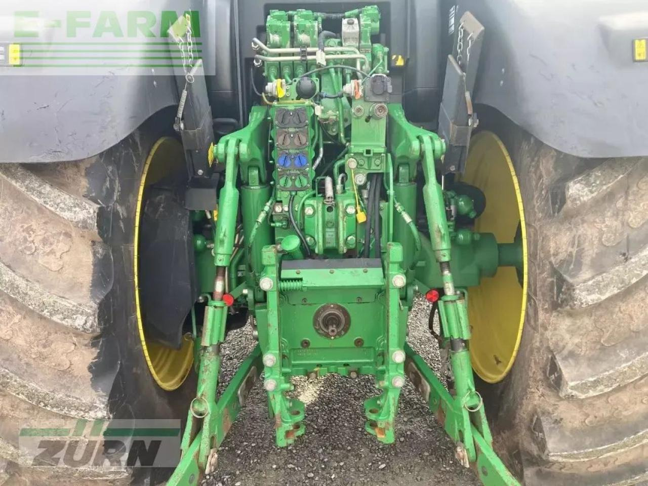 John Deere 6215r - Traktor: 5 kép. John Deere 6215r - Traktor: 5 kép.