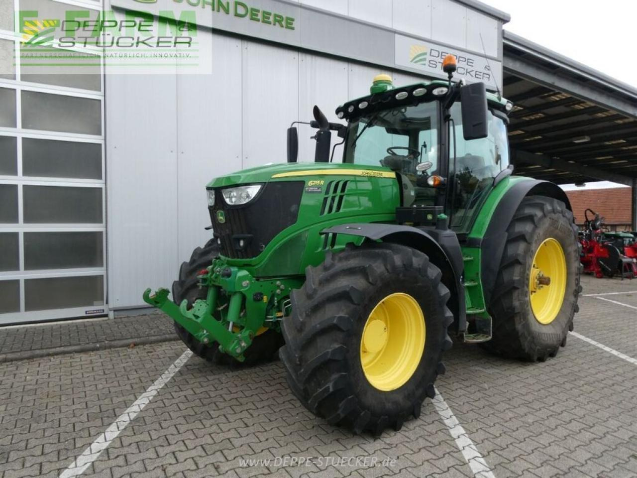 John Deere 6215r - Traktor: 1 kép. John Deere 6215r - Traktor: 1 kép.