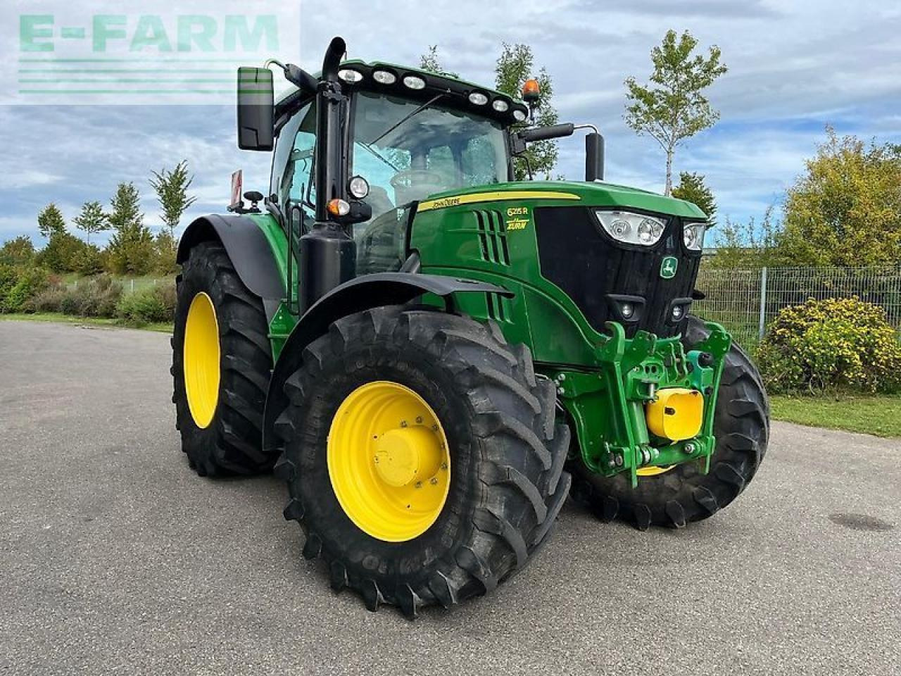John Deere 6215r - Traktor: 3 kép. John Deere 6215r - Traktor: 3 kép.
