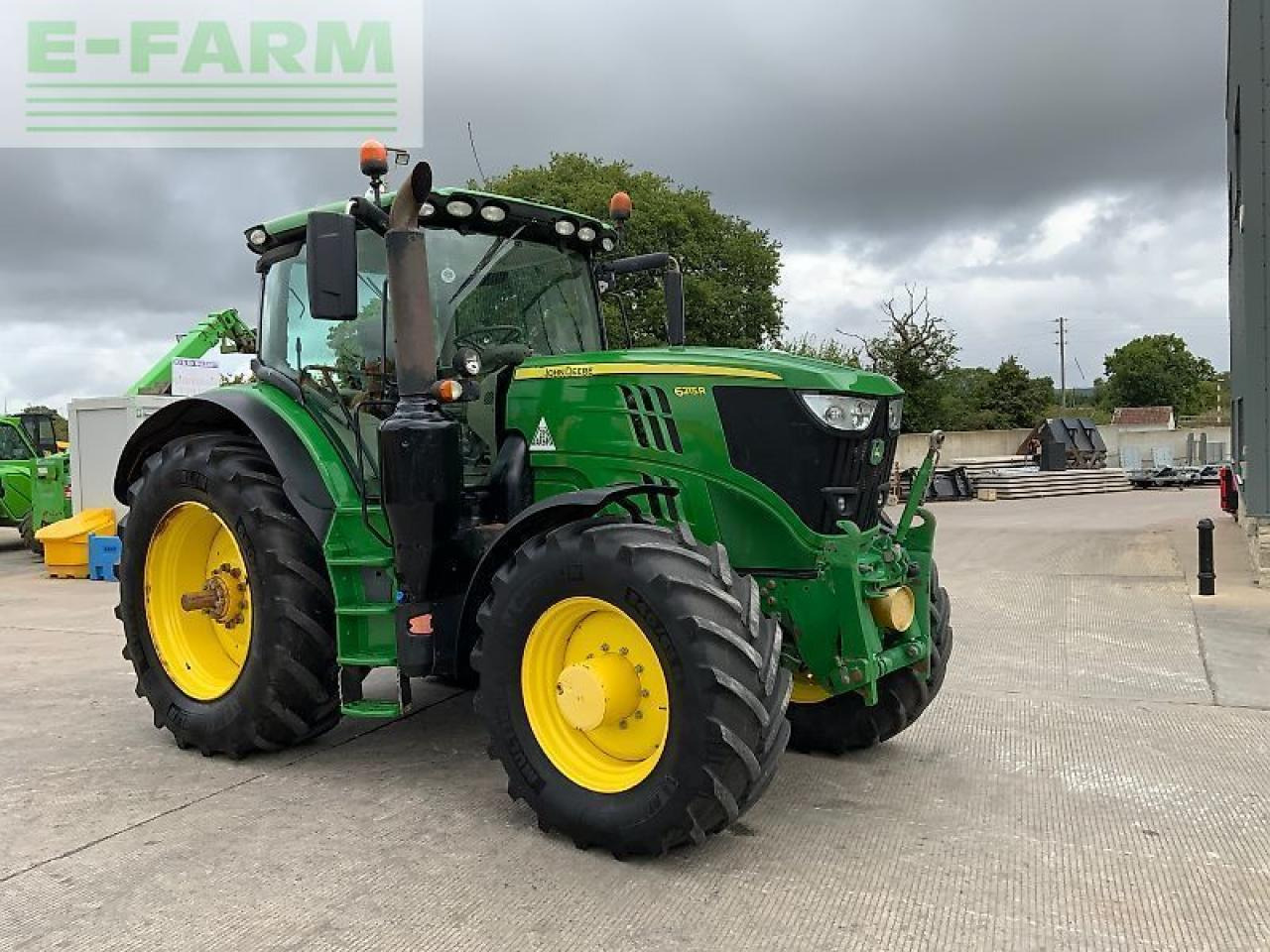 John Deere 6215r tractor (st23802) - Traktor: 2 kép. John Deere 6215r tractor (st23802) - Traktor: 2 kép.