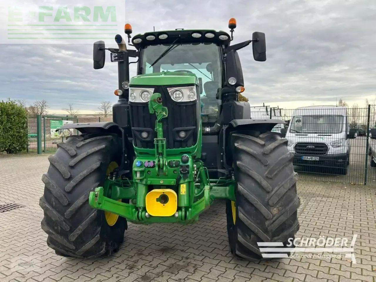 John Deere 6250 r ultimate - Traktor: 2 kép. John Deere 6250 r ultimate - Traktor: 2 kép.