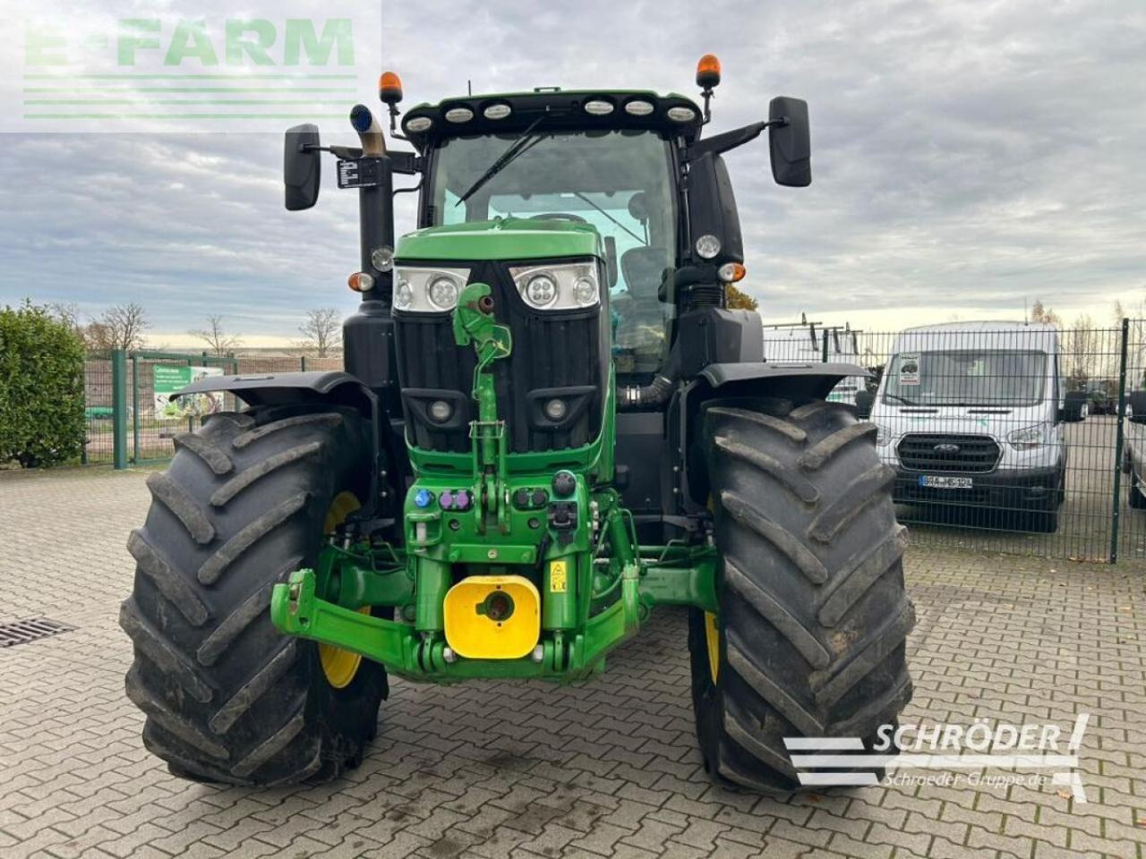 John Deere 6250 r ultimate - Traktor: 2 kép. John Deere 6250 r ultimate - Traktor: 2 kép.
