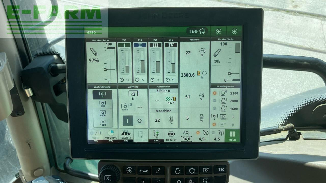 Traktor John Deere 6250R: 23 kép.