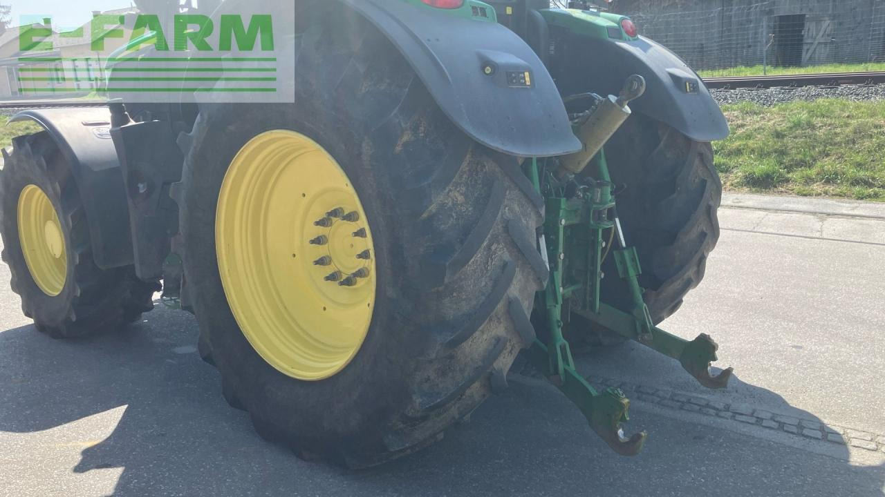Traktor John Deere 6250R: 22 kép.