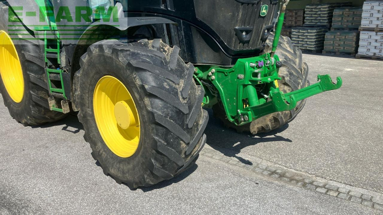 Traktor John Deere 6250R: 18 kép.