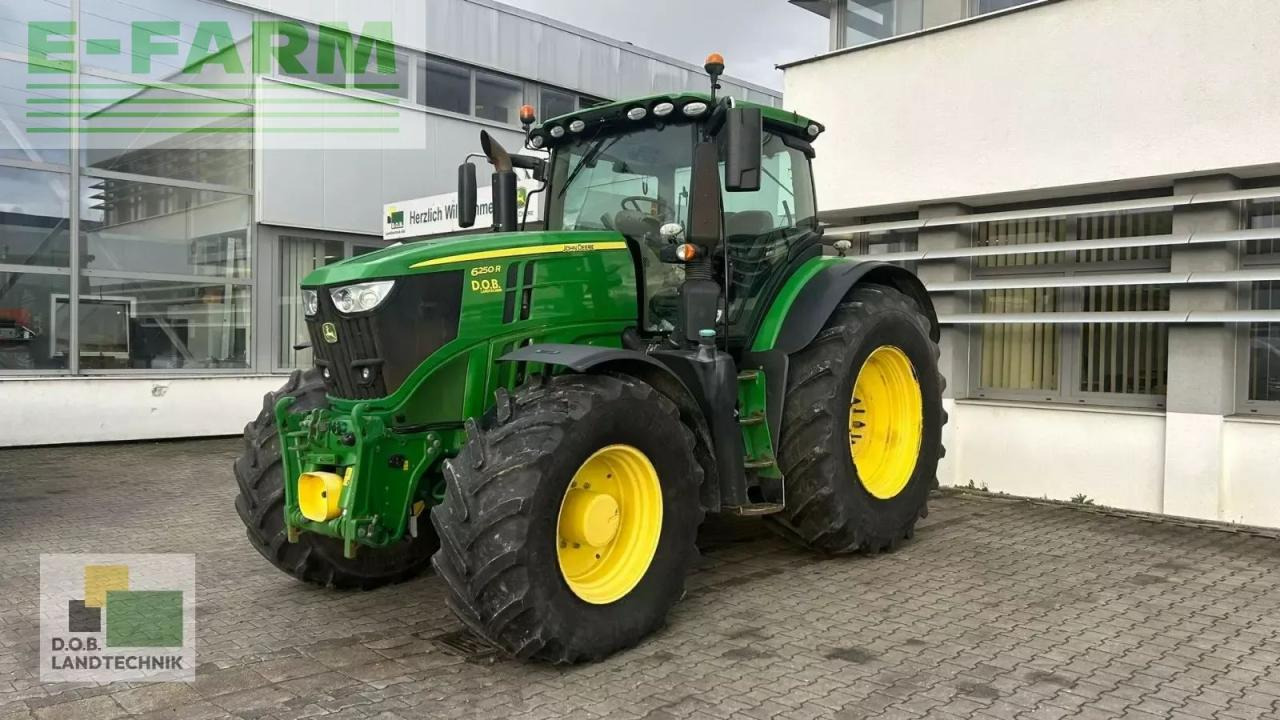 John Deere 6250r 6250 r - Traktor: 1 kép. John Deere 6250r 6250 r - Traktor: 1 kép.