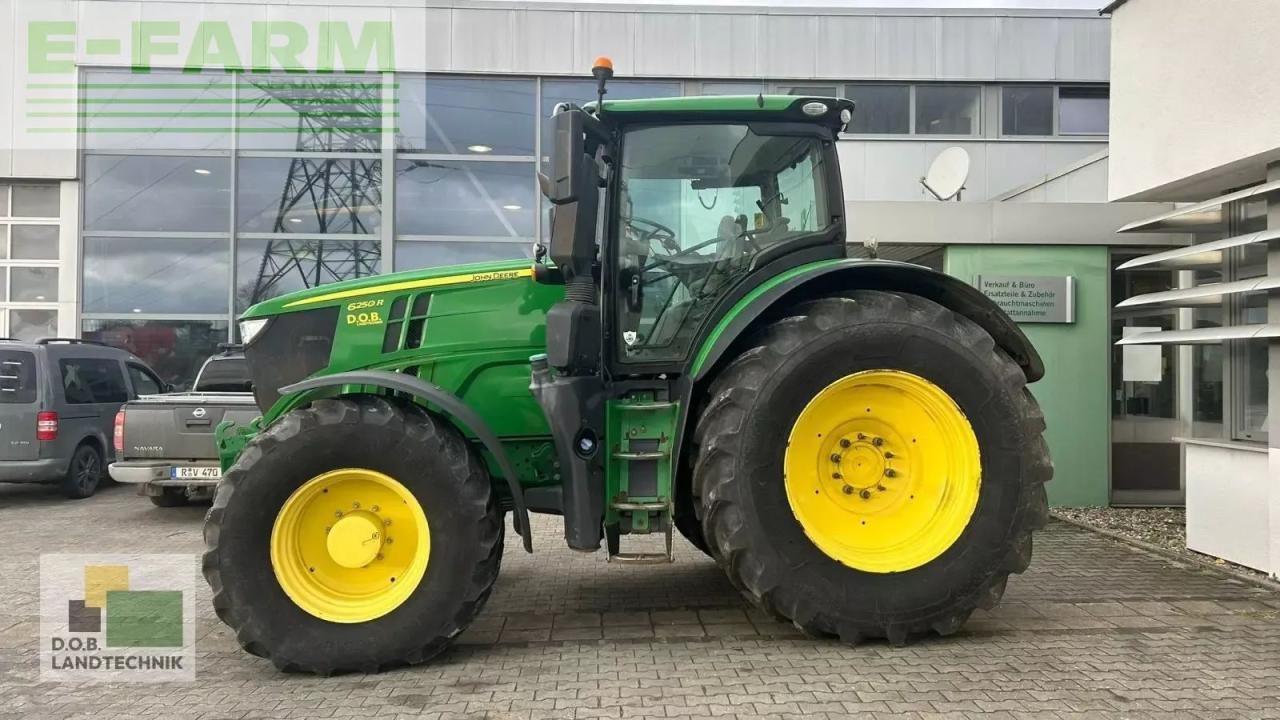 John Deere 6250r 6250 r - Traktor: 3 kép. John Deere 6250r 6250 r - Traktor: 3 kép.