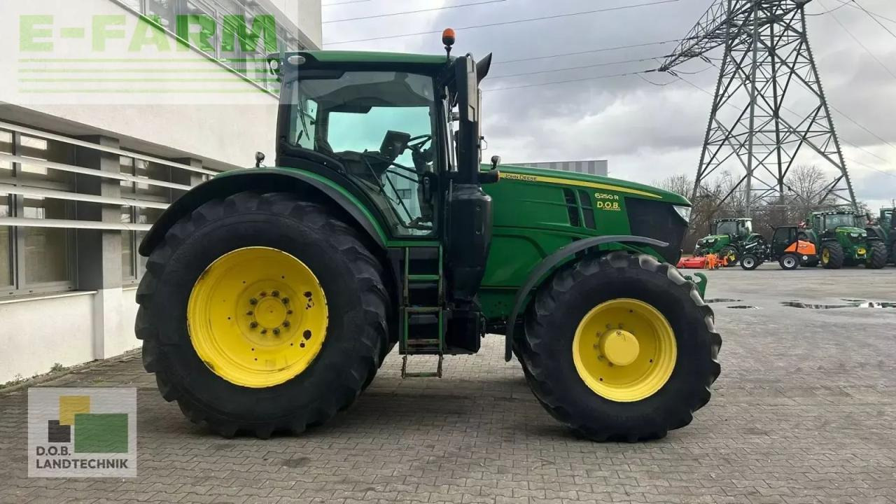 John Deere 6250r 6250 r - Traktor: 5 kép. John Deere 6250r 6250 r - Traktor: 5 kép.
