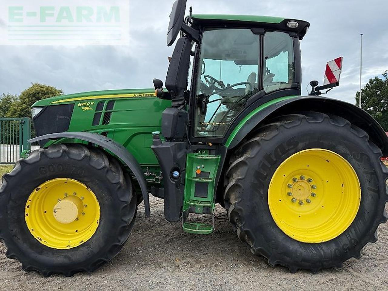 John Deere 6250r - Traktor: 2 kép. John Deere 6250r - Traktor: 2 kép.